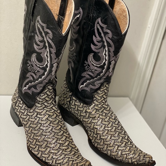 JAIMES BOOT, JAIMES Texas Style Cowboy Boots, leather and Gems. Very stylish - Picture 6 of 8